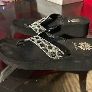 Yellow Box sandals black with metallic glitter U.S women’s size 7.5